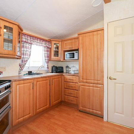 Ty Newydd Caravan Пулхели Экстерьер фото